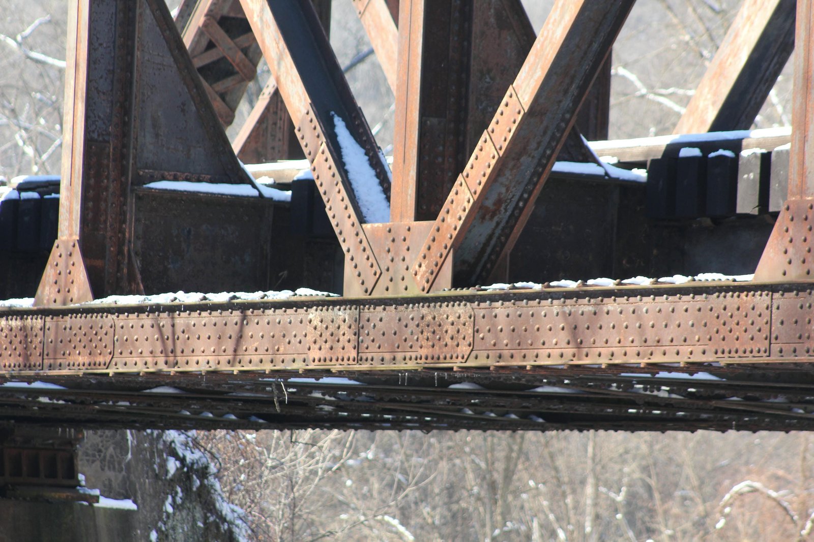 Lower connection